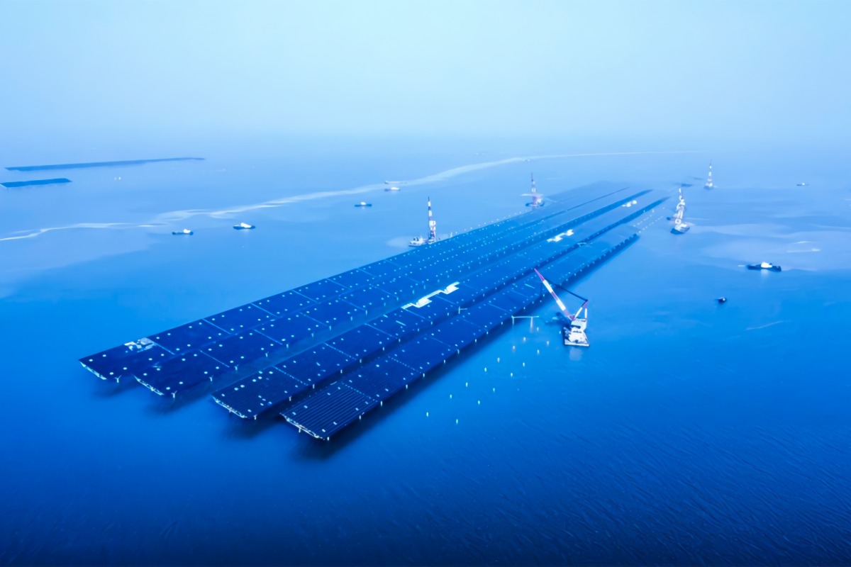 全球首个吉瓦级海上光伏项目成功并网
