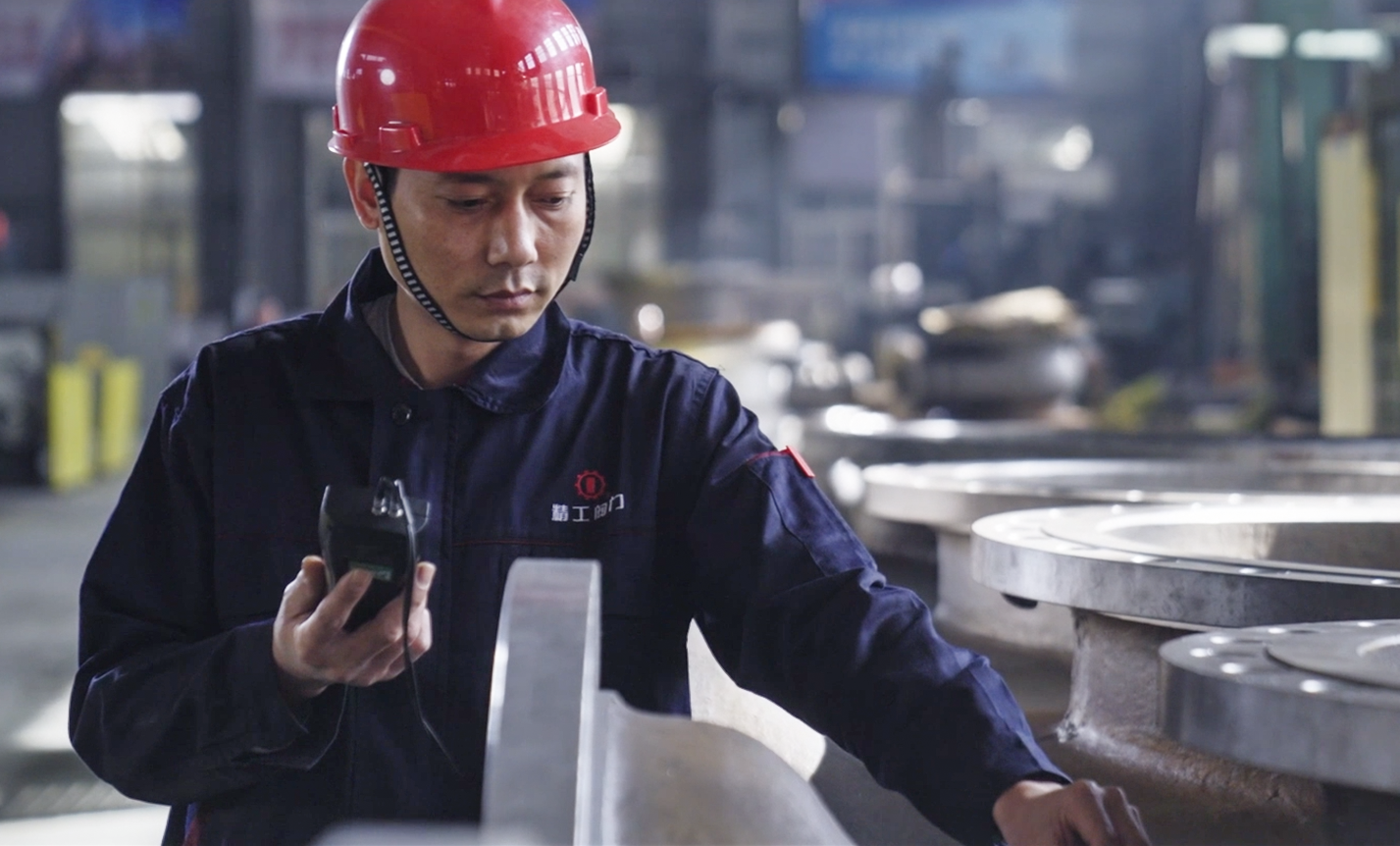 实验室里滴水穿石的专注<br/>
凝练阀门灵魂
