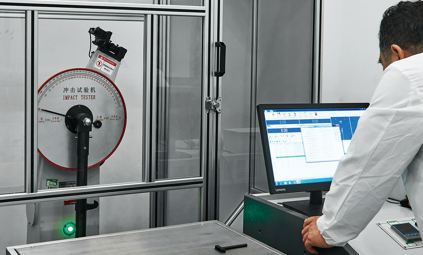 实验室里滴水穿石的专注<br/>
凝练阀门灵魂
