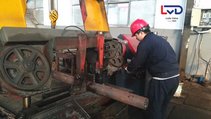 <鋁都視角>雙偏心法蘭蝶閥之閥軸原材料加工