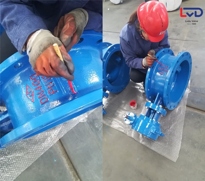 <工作實(shí)拍>D342X雙偏心法蘭蝶閥標(biāo)識(shí)描紅