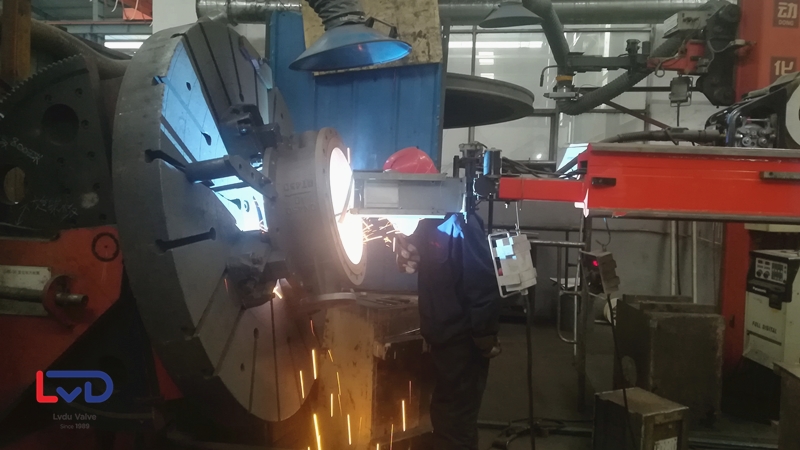 <一睹風(fēng)采>圖解硬密封蝶閥堆焊不銹鋼密封面