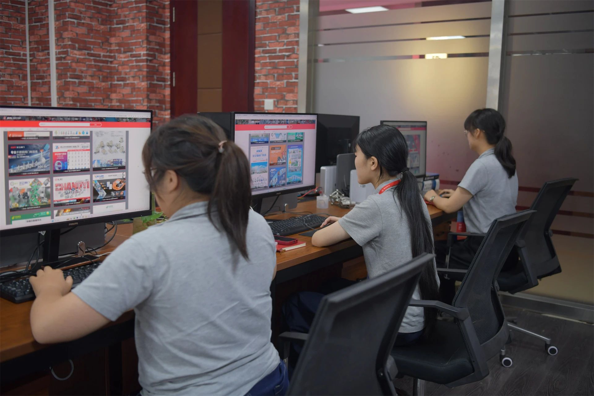 中阀传媒八月特刊：定制化服务引领阀门行业新风尚！